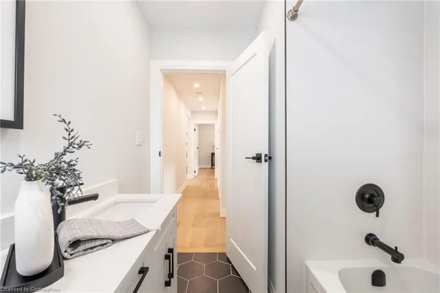 Additional image 33 of 11 James St