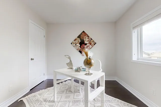 Additional image 32 of 39 Wildflower St