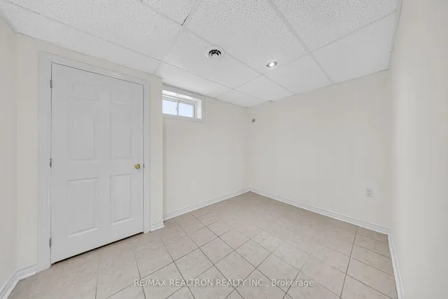 Additional image 35 of 12 Hardgate Cres