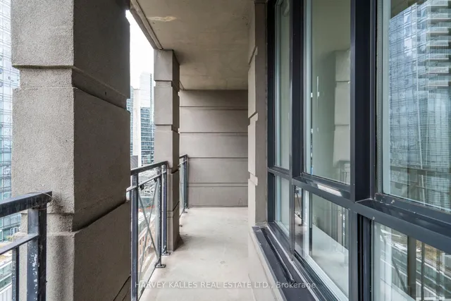 Additional image 40 of 140 Simcoe St Unit 1412