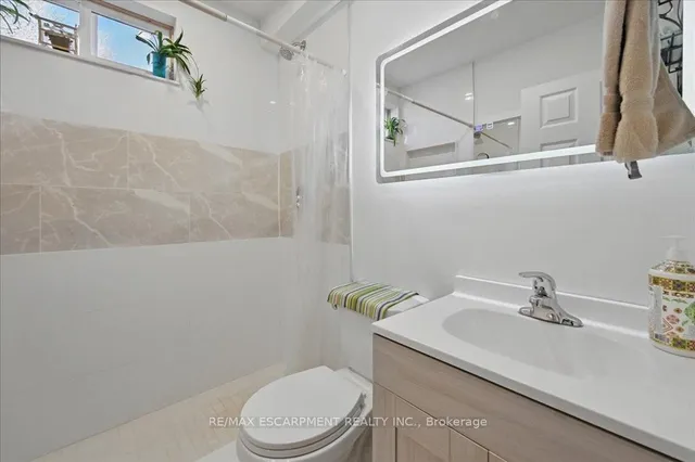 Additional image 15 of 500 Queensdale Ave