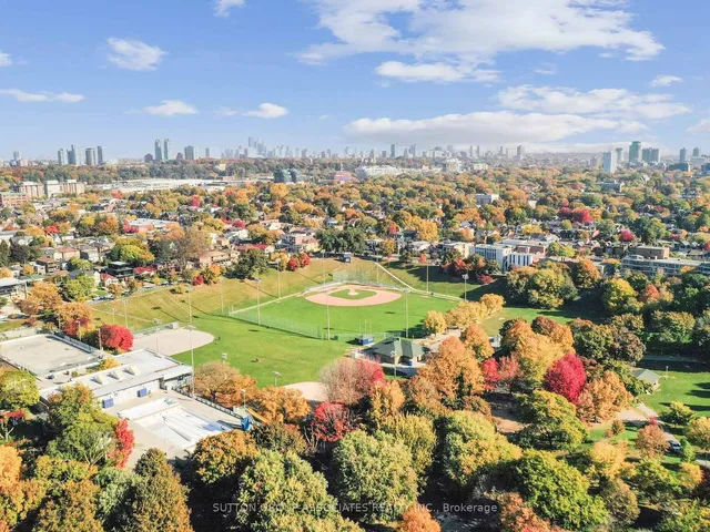 Additional image 38 of 696 Crawford St