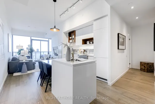 Additional image 7 of 383 Sorauren Ave Unit 802