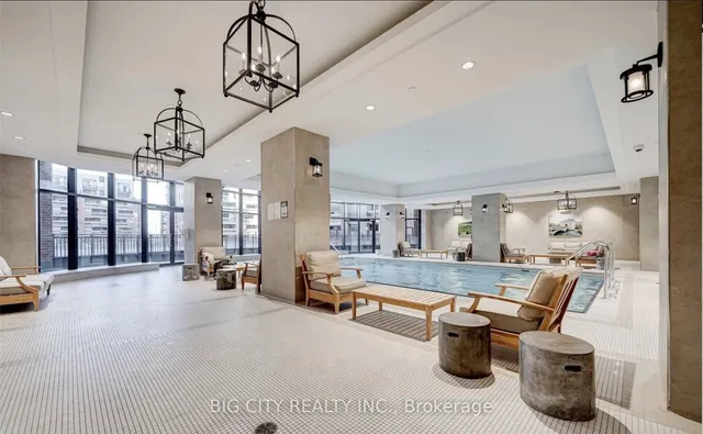 Additional image 16 of 830 Lawrence Ave Unit 837