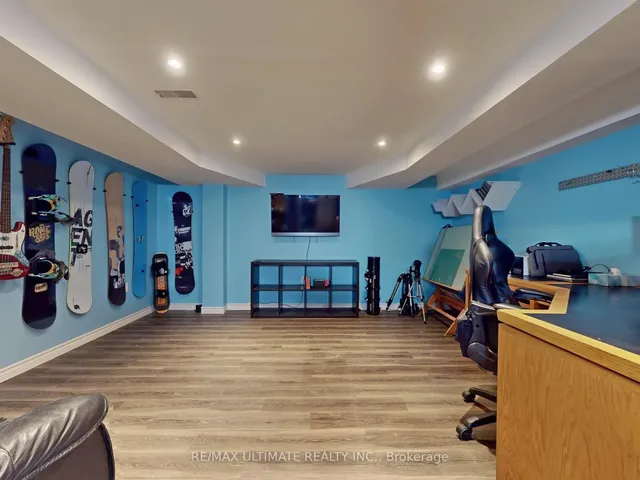 Additional image 32 of 35 Benfrisco Cres