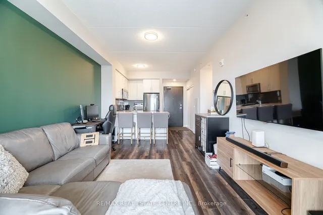 Additional image 17 of 15 Queen St Unit 710