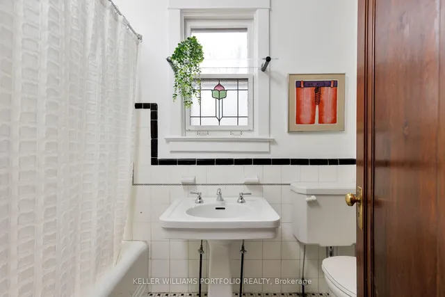 Additional image 15 of 220 Howard Park Ave