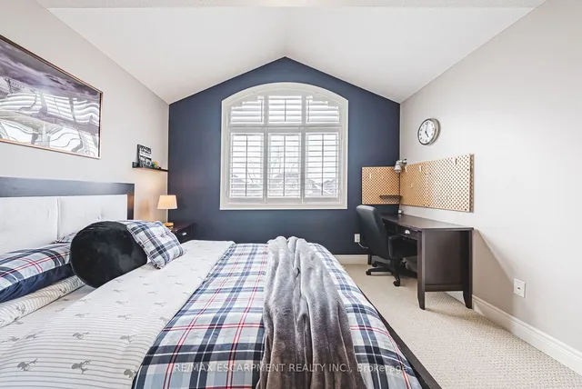 Additional image 22 of 35 GRETI Dr