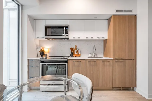 Additional image 20 of 15 Baseball Pl Unit 1002