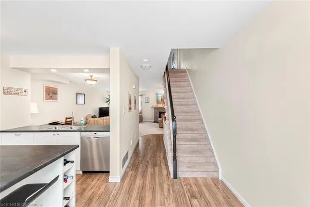 Additional image 23 of 26 Moss Blvd Unit 32