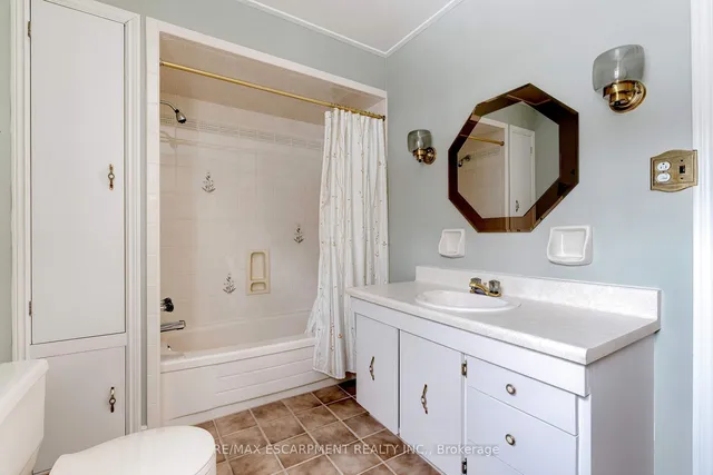 Additional image 24 of 847 FOREST GLEN Ave