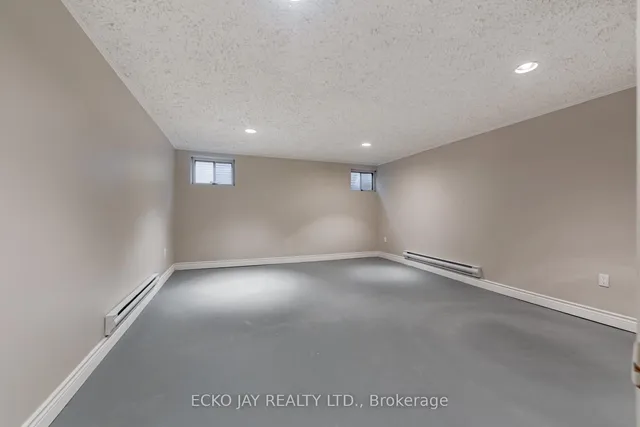 Additional image 24 of 11 Tofino Cres