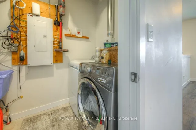 Additional image 22 of 164 Rochefort St Unit B