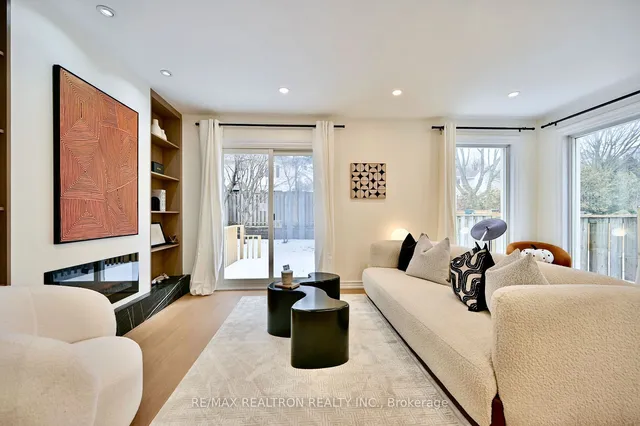 Additional image 14 of 28 Baronial Crt