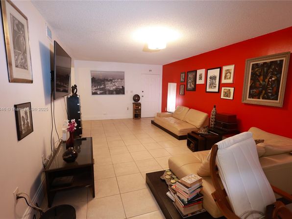 269 NW 7th St APT 117, Miami, FL 33136
