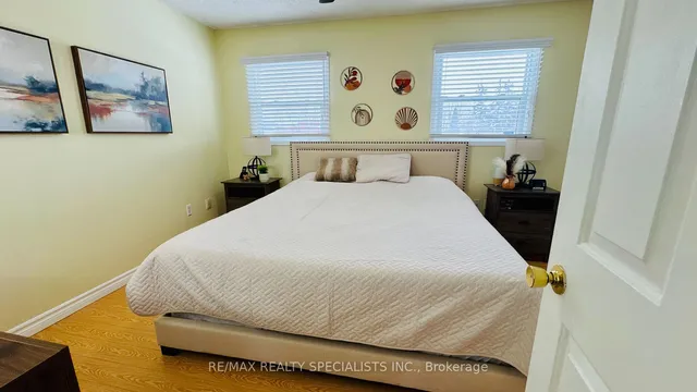 Additional image 13 of 2 Cortez Crt