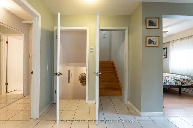 Additional image 35 of 258 Apache Tr