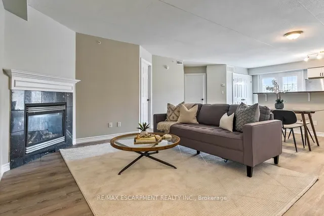 Additional image 3 of 1830 WALKERS Line Unit 301