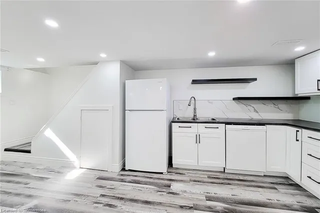 Additional image 27 of 133 Corman Ave