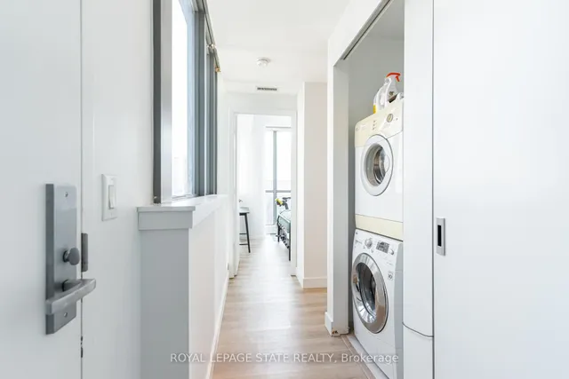 Additional image 24 of 8 Charlotte St Unit 1407