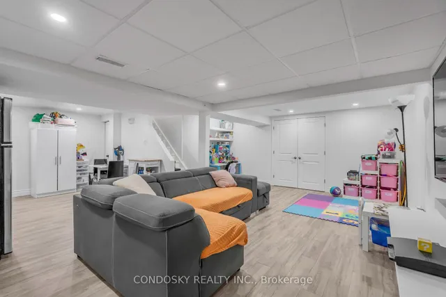 Additional image 32 of 182 Roberts Cres