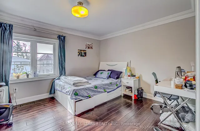 Additional image 17 of 159 Harewood Ave
