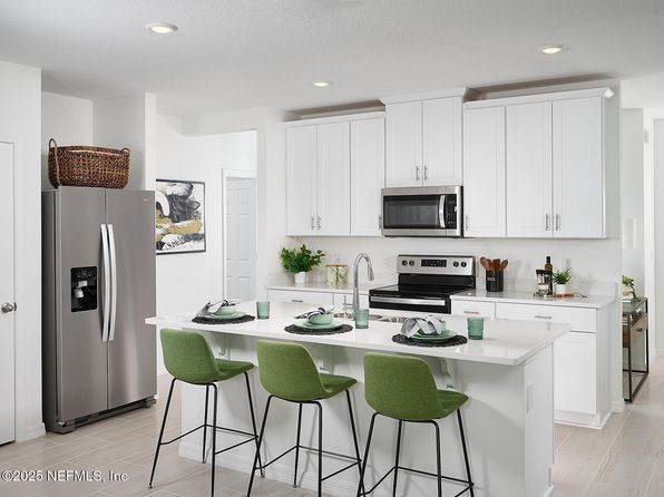 Primary image of 7367 QUEENSGATE Circle, Jacksonville, FL 32219