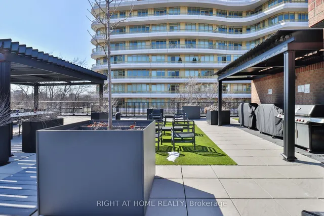 Additional image 28 of 225 Davenport Rd Unit 402