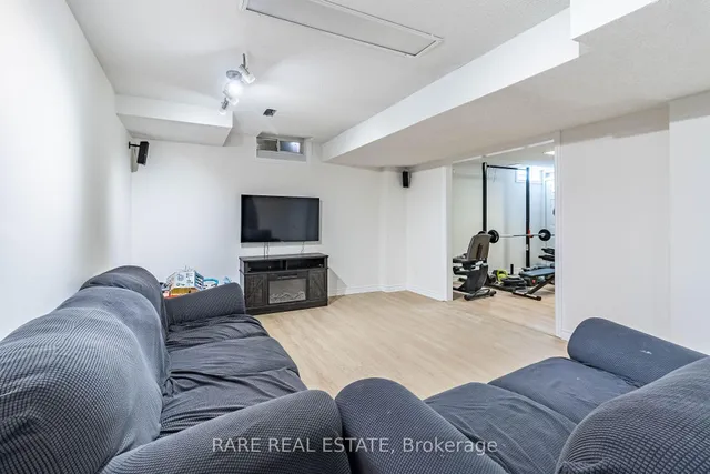 Additional image 36 of 46 Bottomwood St