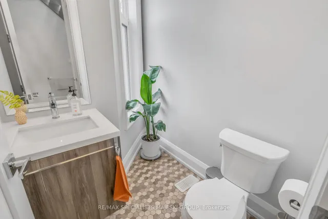 Additional image 20 of 212b Queens Ave