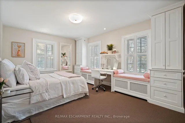 Additional image 36 of 5 Mayfair Pl