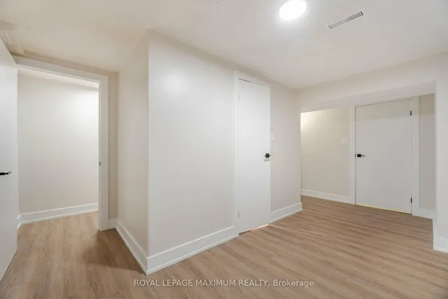 Additional image 25 of 8 Giles Crt