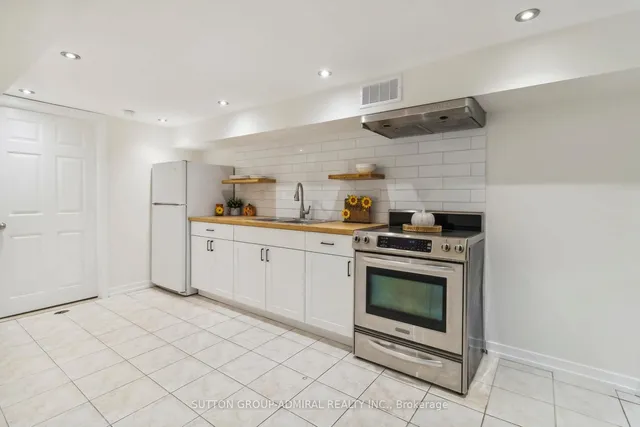 Additional image 32 of 106 Humber Blvd