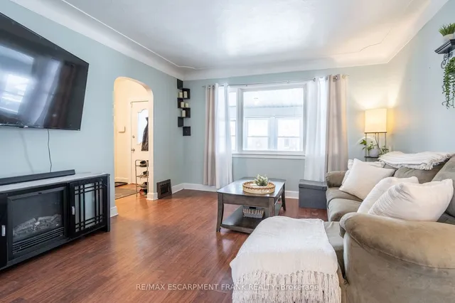 Additional image 10 of 32 East 23rd St