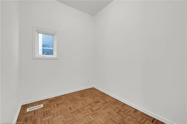 Additional image 18 of 103 Emerald St