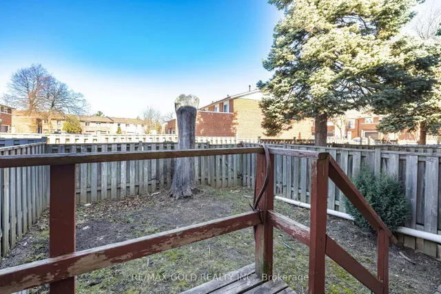 Additional image 46 of 7560 Goreway Dr Unit 18