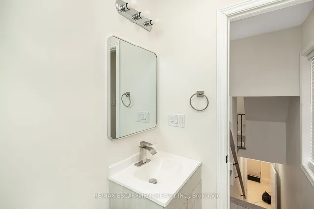 Additional image 19 of 922 Burlington St