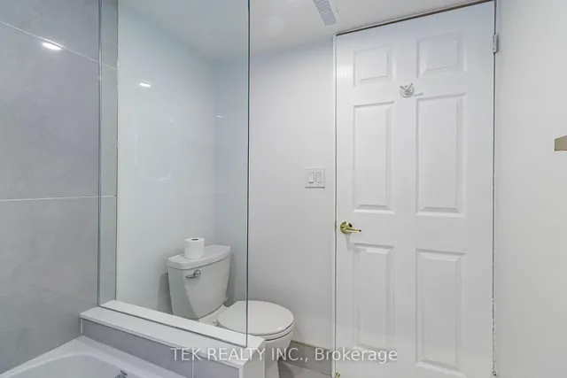 Additional image 42 of 562 Pape Ave