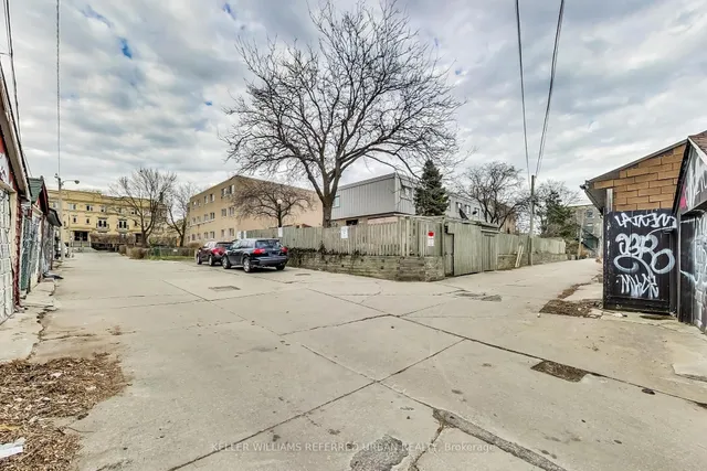 Additional image 47 of 205 Bathurst St