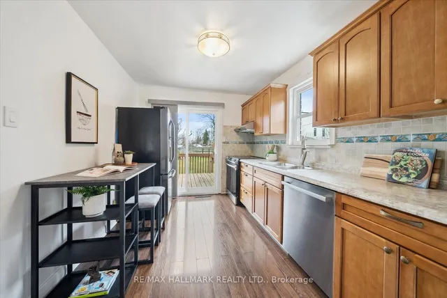 Additional image 12 of 17 Marsh Rd