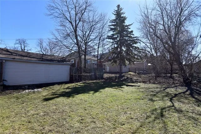 Additional image 30 of 16 Empress Ave