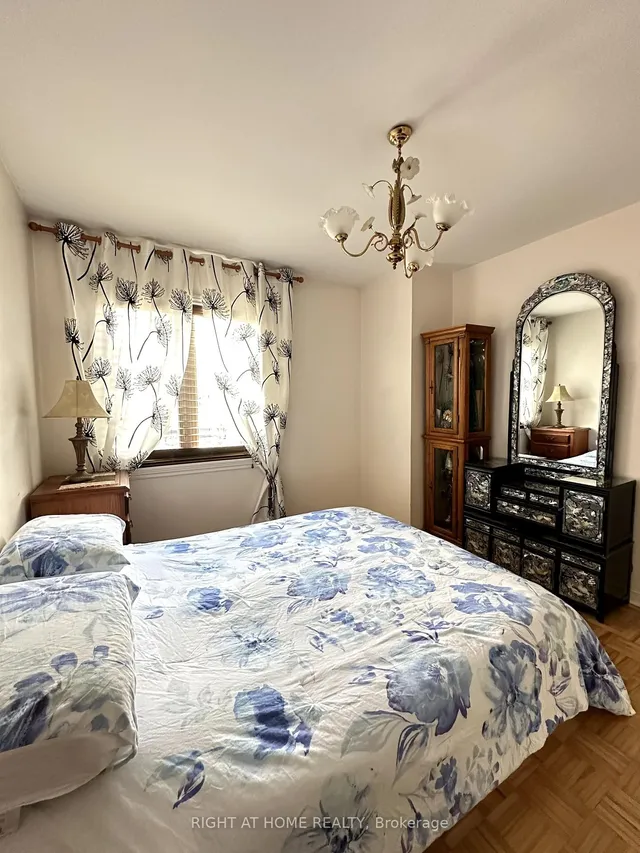 Additional image 13 of 28 Huntington Ave