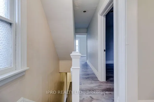 Additional image 35 of 219 Wentworth St