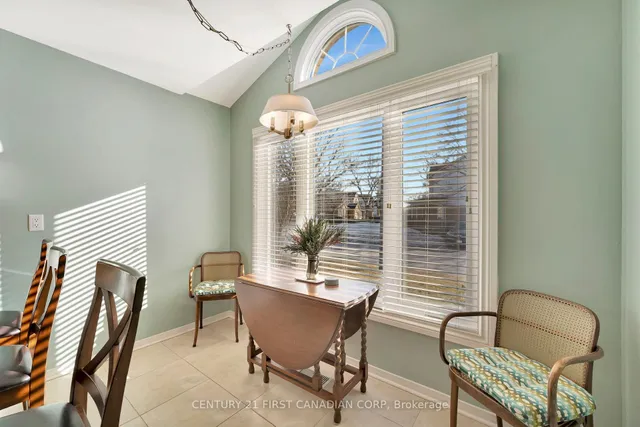 Additional image 11 of 5255 Lakeshore Rd Unit 6