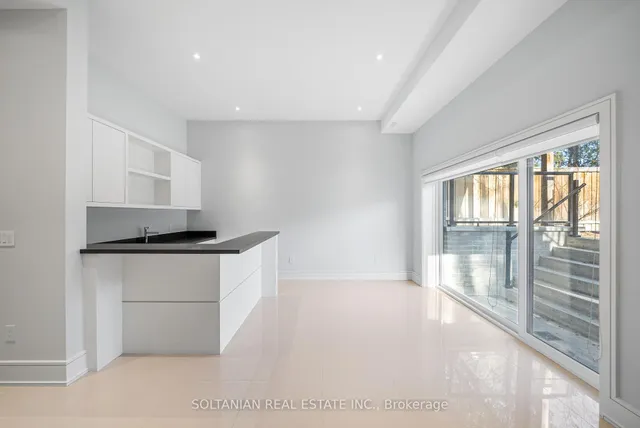 Additional image 32 of 97 Parkview Ave