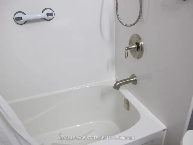 Additional image 21 of 60 Rice Ave Unit 6