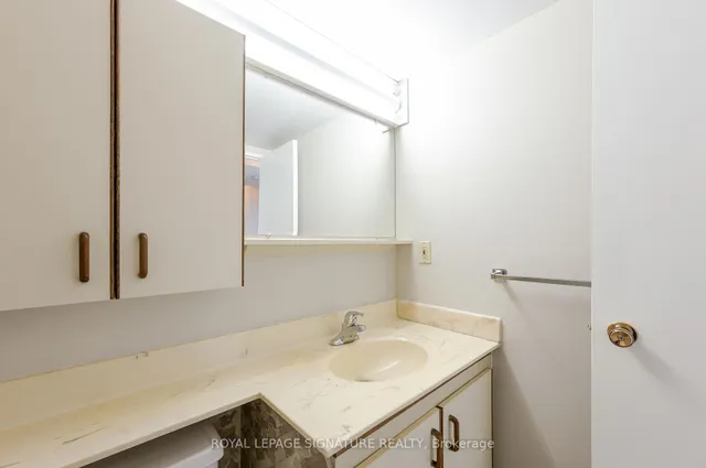 Additional image 39 of 812 Burnhamthorpe Rd Unit 907