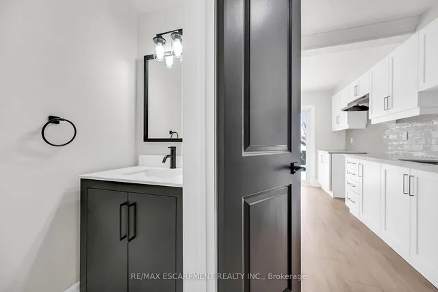 Additional image 22 of 117 Rosslyn Ave