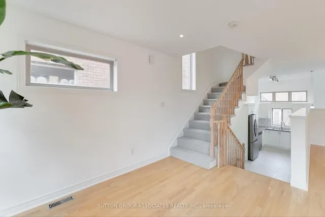 Additional image 19 of 70 Guildwood Pkwy Unit 4