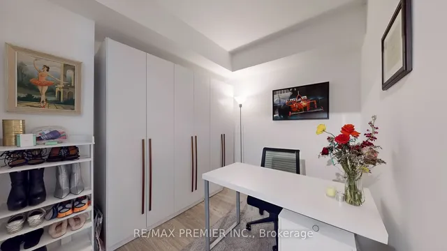 Additional image 21 of 19 Western Battery Rd Unit 3203